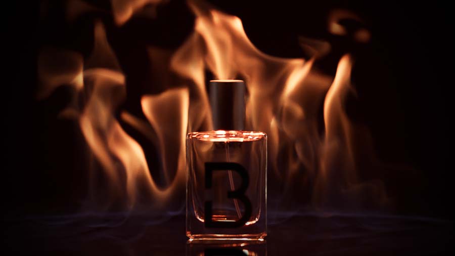 Photographe shooting photo packshot parfum orignal feu